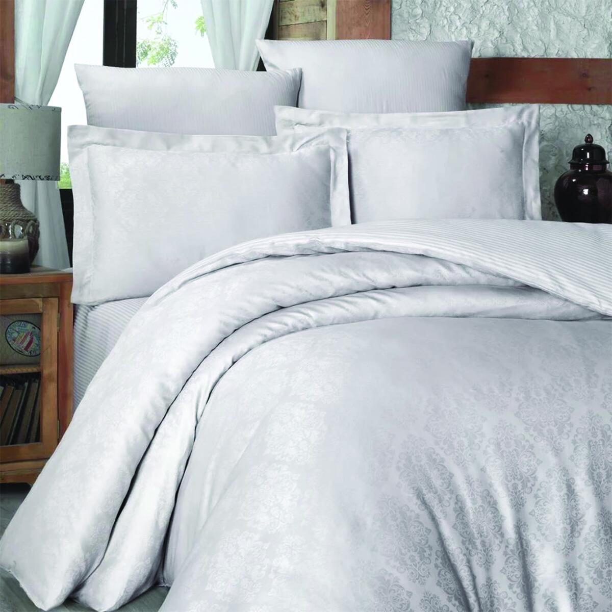 Maxstyle Jakarlı Saten Ornament Taş Çift Kişilik Nevresim Takımı - MAXSTYLE